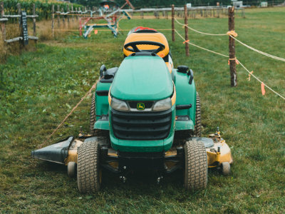 John Deere X300